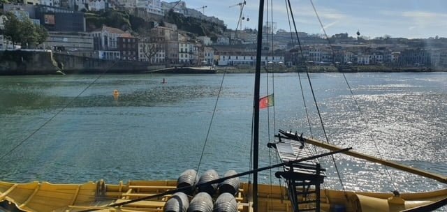Fietsen Douro: 8 daagse met e-bike langs wijngaarden 7 Boot op Douro Porto Portugal