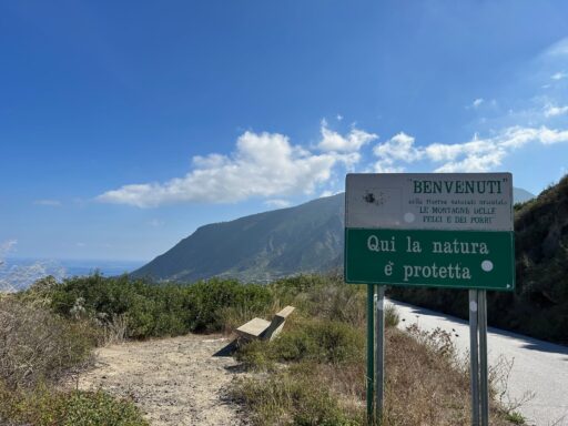 Wandelen Eolische eilanden - beschermd natuurgebied - Salina
