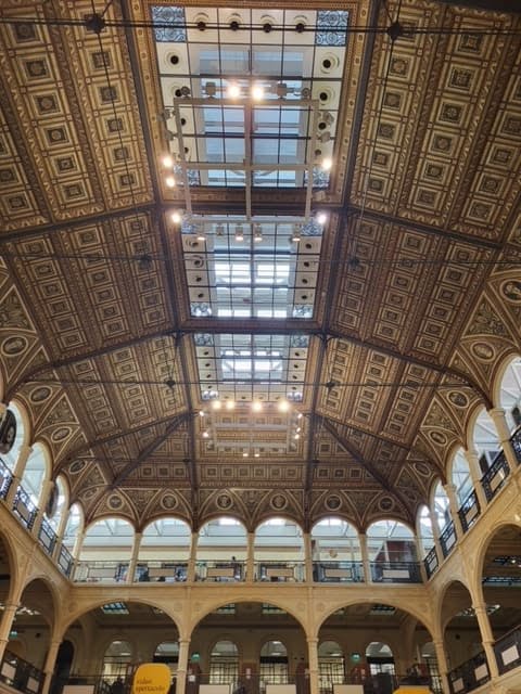 Bologna - sala borsa - bibliotheek
