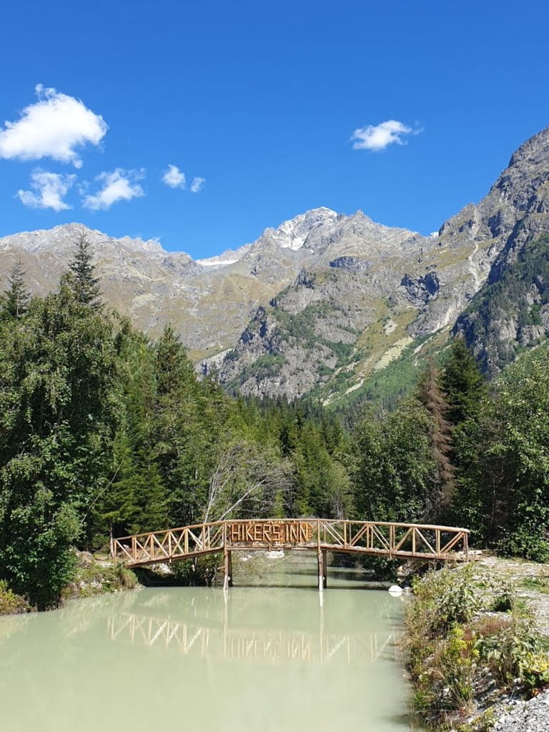 Hikers inn - Georgie - rivier