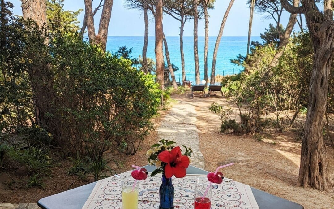 bijzonder overnachten Sardinie - I Liberotti - Sardinie - terrasje tuin