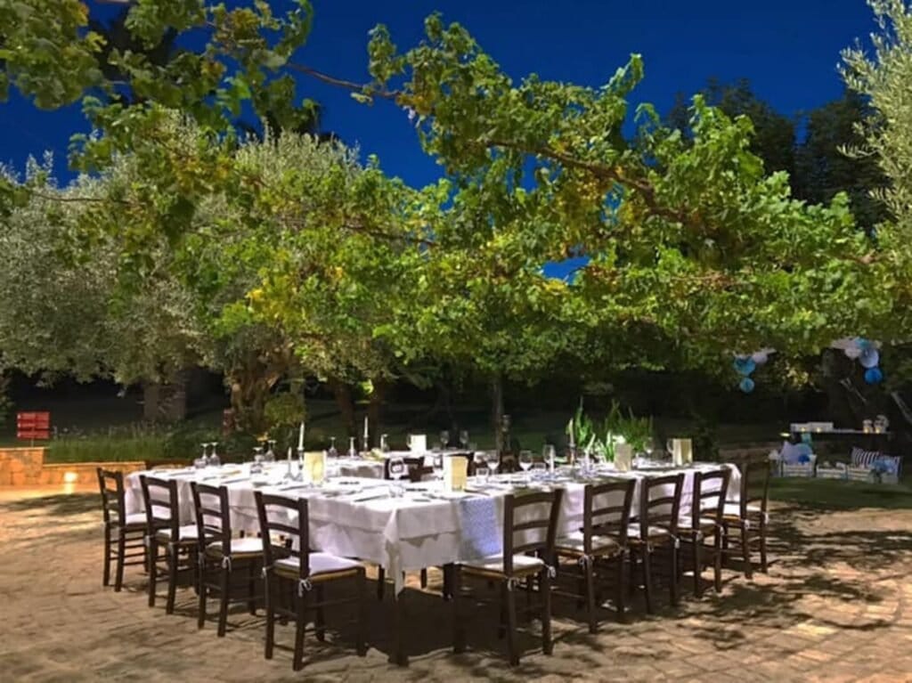 Torre Marabino - restaurant - gedekte tafel buiten