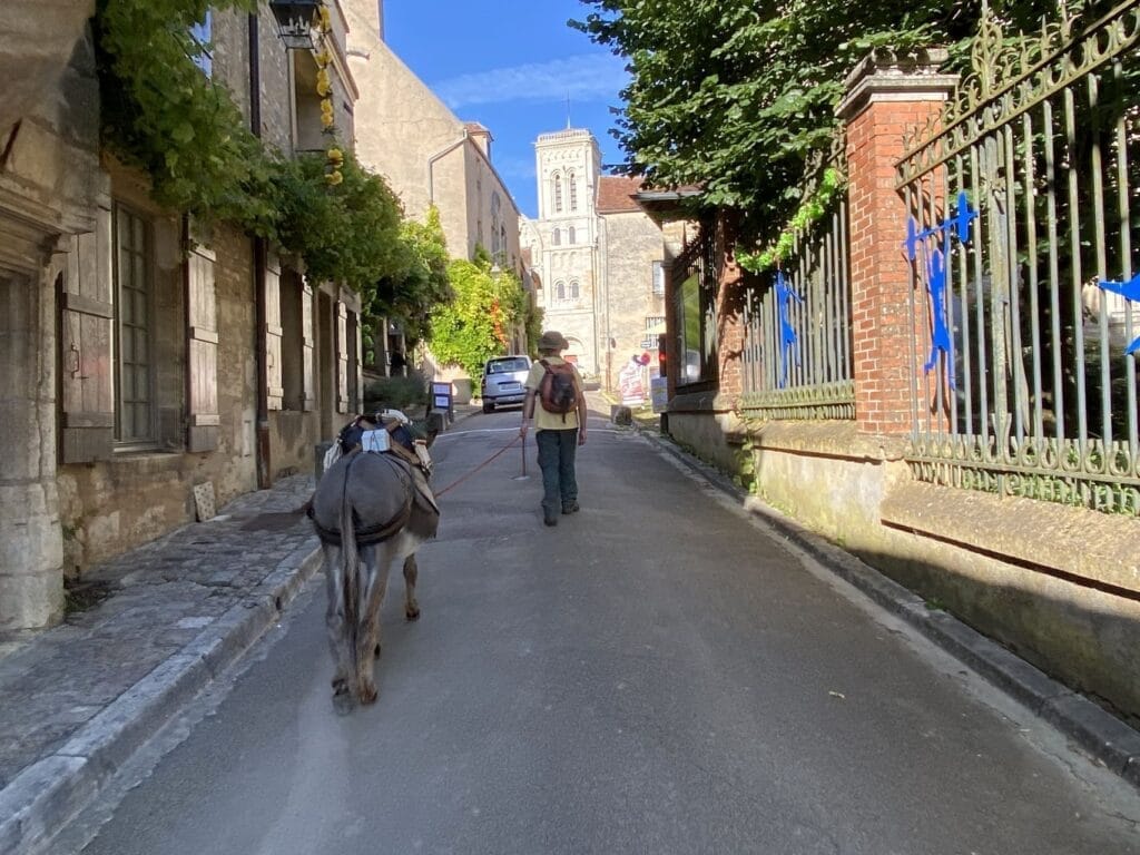Morvan - Vezelay - pelgrim met ezel