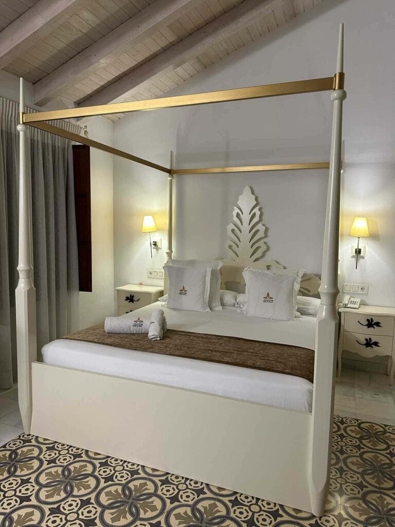 Palacio-de-la-Veracruz-Alcala-la-Real - bed