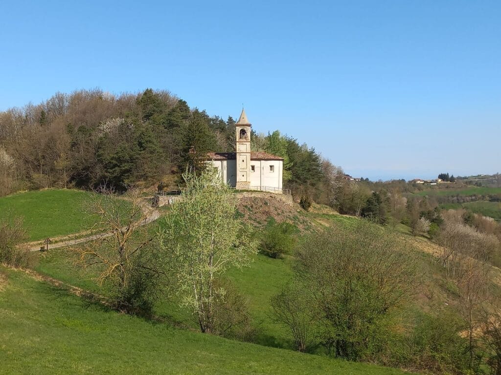 Route van Cissone-Cravanzana - kerk