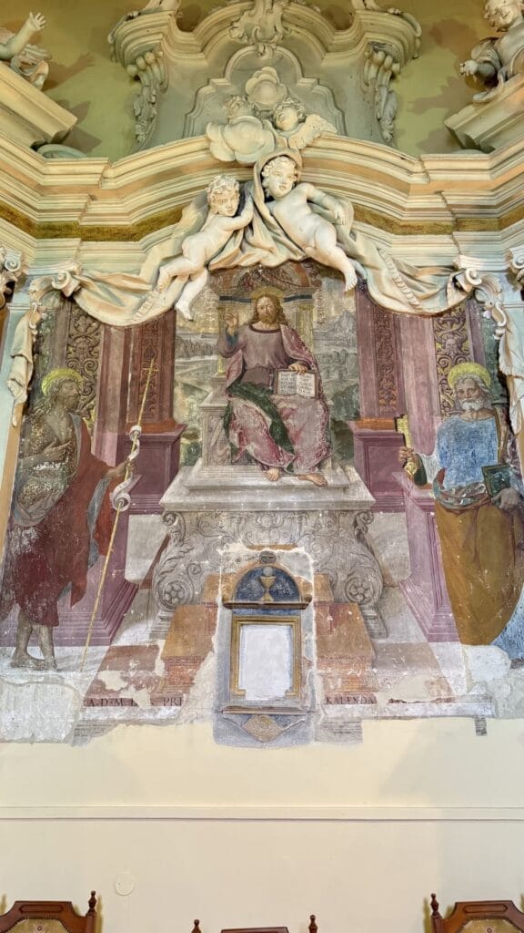 Trasimenomeer - kerk tussen panicale en paciano