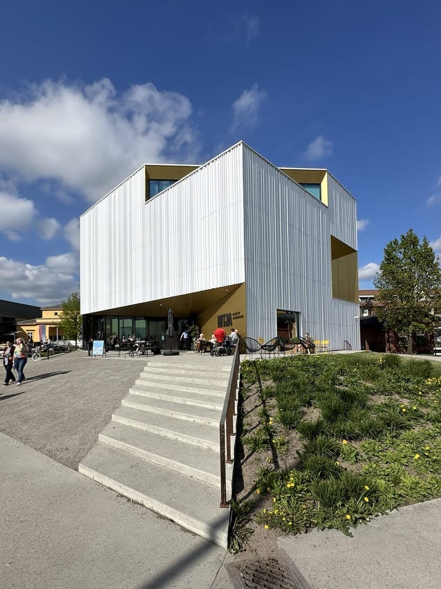 Architectuur van het Nitja museum voor hedendaagse kunst in Lillestrøm.