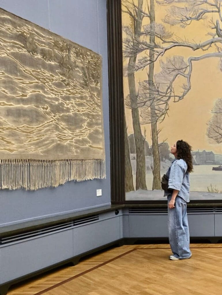 Wandtapijt Running Water uit 1908 van Gustaf Fjæstad in Värmlands Museum in Karlstad. 