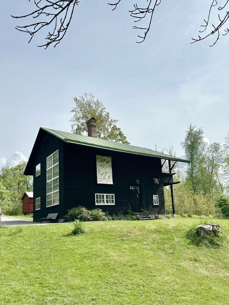 Oppstuhage van beeldhouwer Christian Eriksson in het Rackstadmuseum in Arvika. 