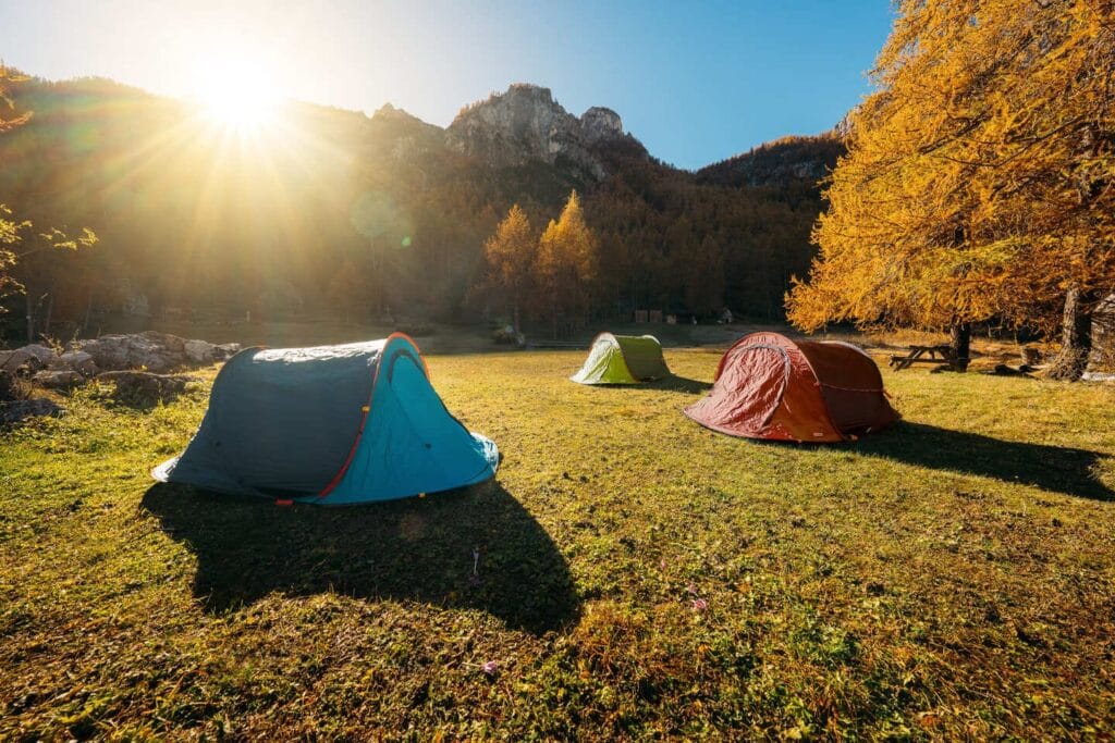 Camping Mistral_Valle Maira_tentjes in zon - herfst