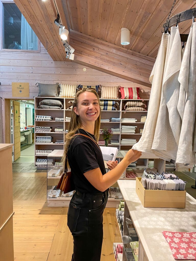 Winkel van Klässbol linnen fabriek. 