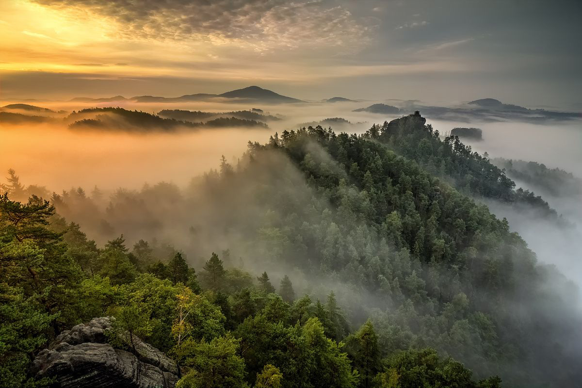 Zonsopkomst tijdens wandeling bij Jetřichovice