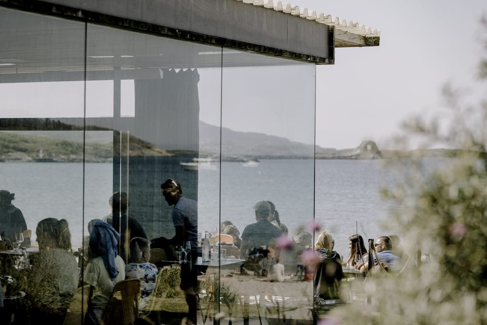 Groene stedentrip Trondheim Noorwegen 31 Stokkoya strandhotell - terras restaurant