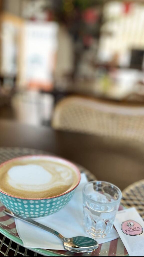 cappuccino bij Rosalie im süssen winkel