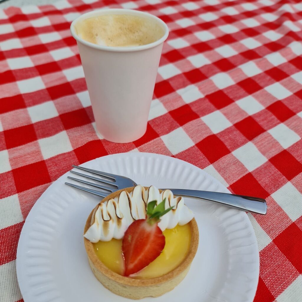Twente - koffie en lemon cake