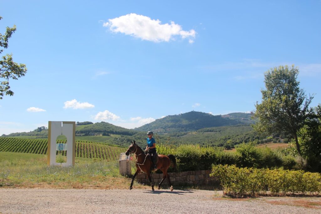 Toscaans landschap met ruiter