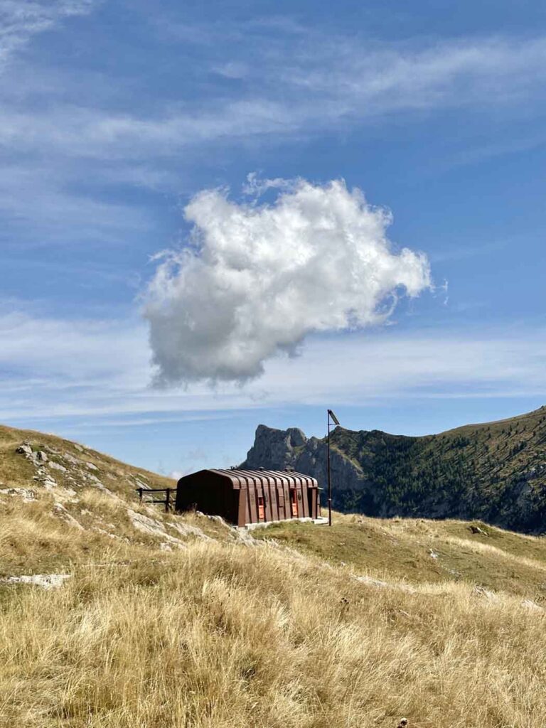 De Alpen bij Cuneo ontdekken op de Via del Sale 12 Wolk boven Rifugio Don Barbera