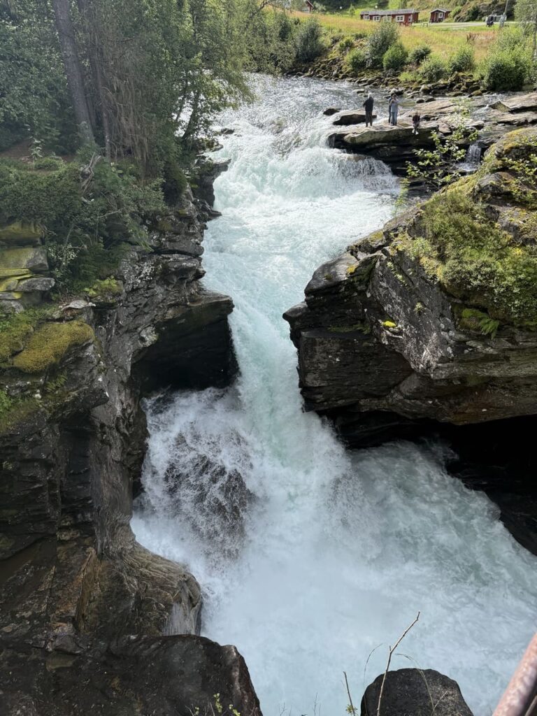 Valldal - bergrivier stroming