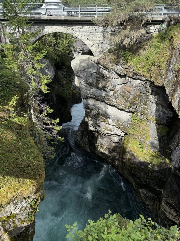 Valldal - brug over rivier