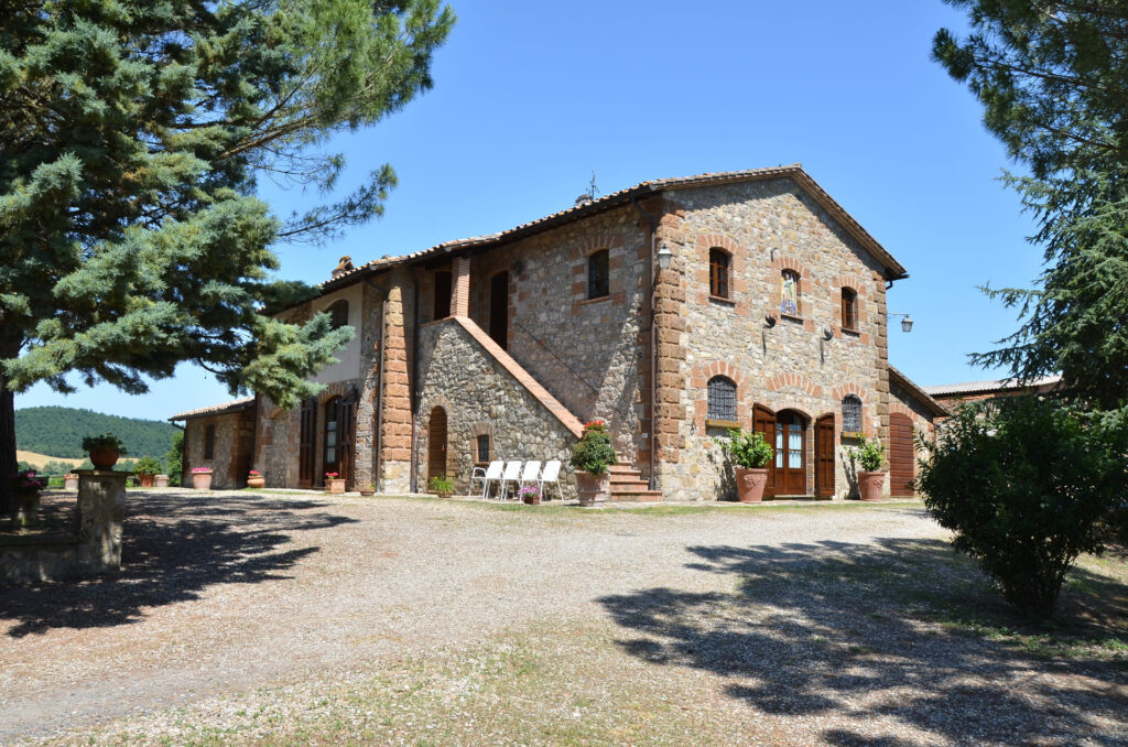 Agriturismo Santangelo - stoelen in de zon