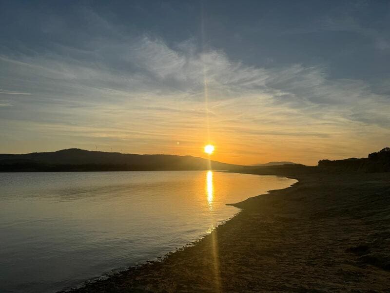 Tenuta Donna Maria - lago di san giuliano - zonsondergang