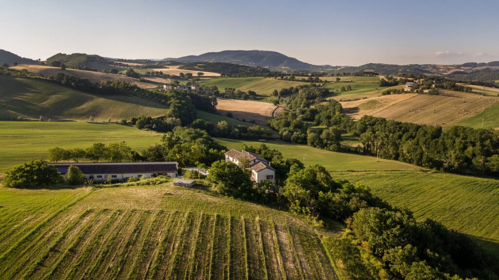 Le Marche, wandelen tussen zee, heuvels en bergen 4 Le Marche - landschap - stefano alessandrelli