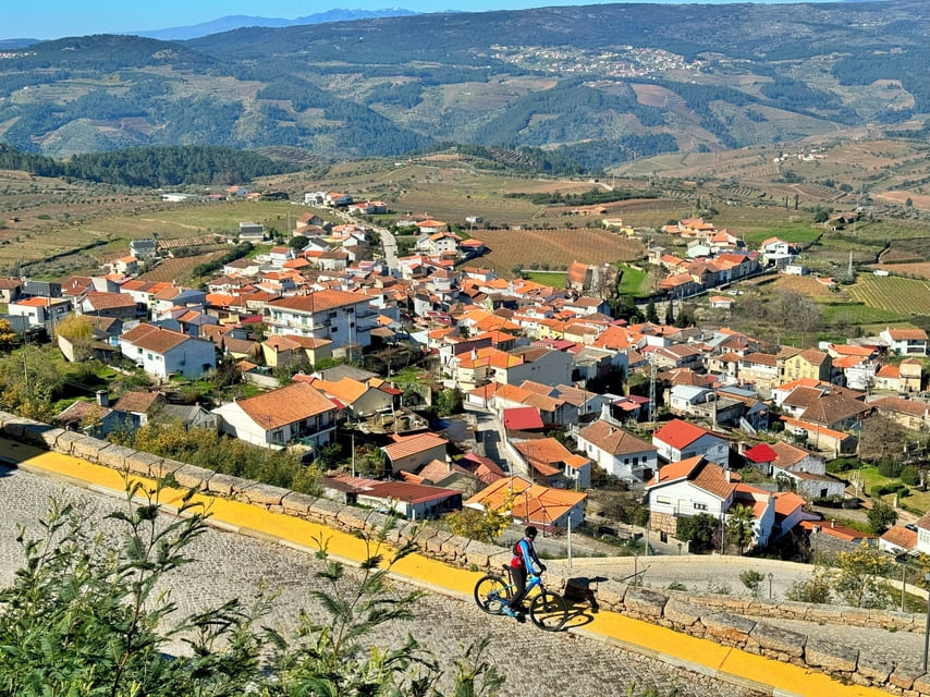 Fietsen Douro: 8 daagse met e-bike langs wijngaarden 15 Douro-vallei-fietsen - uitzicht Vila Flor