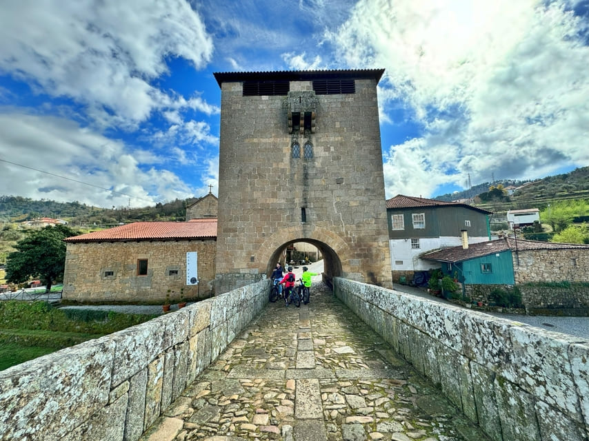 Fietsen Douro: 8 daagse met e-bike langs wijngaarden 13 Varosa - Torre de Ucanha