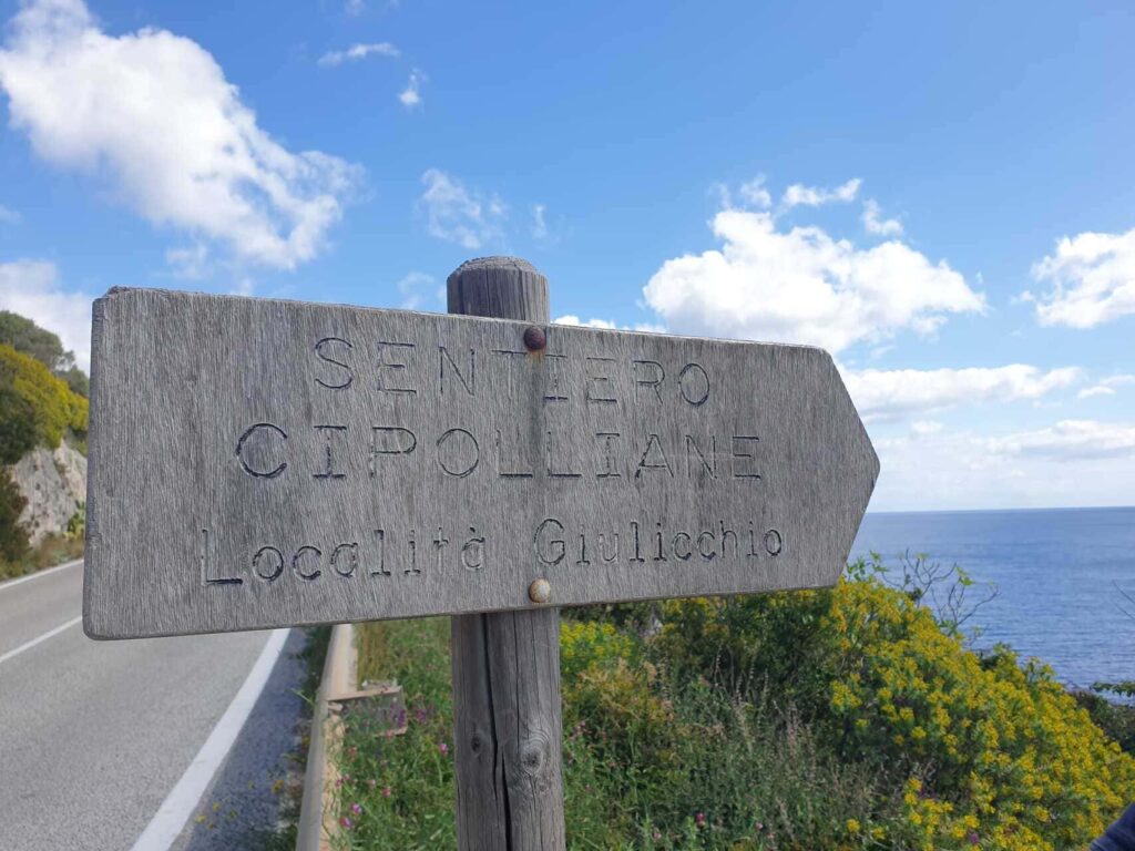 Puglia - sentiero delle cipolliane - marina di novaglie