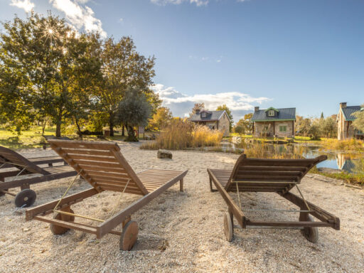 Chao do Rio - ligstoelen bij zwembad