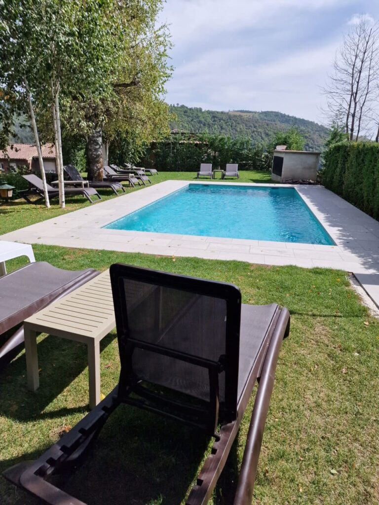 Spaanse pyreneeen - zwembad hotel calitxo