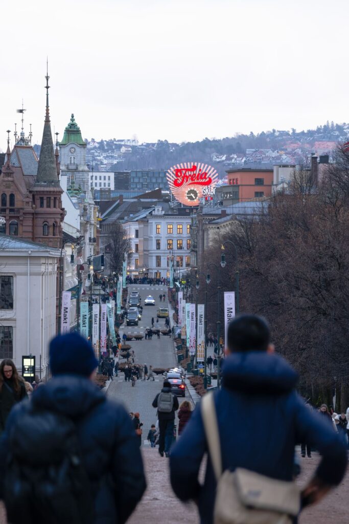 Rondreis Midden Noorwegen: 7-daagse winter rondreis 3 Oslo - straat