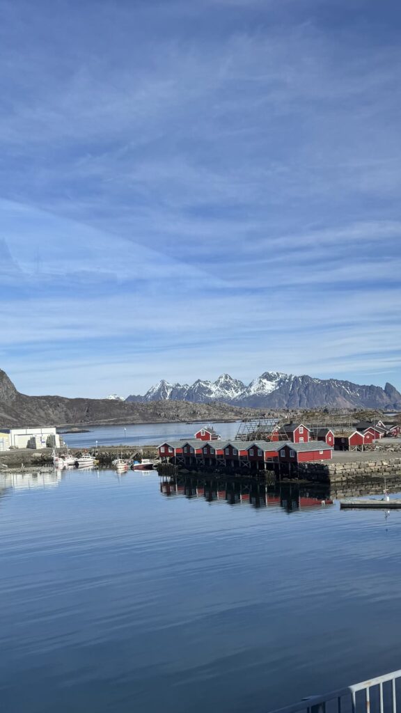 Lofoten - Svolvaer - bergen en huisjes