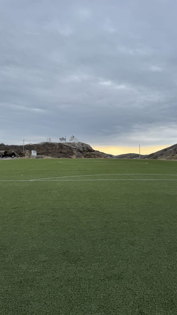 Lofoten - henningsvaer - voetbalveld