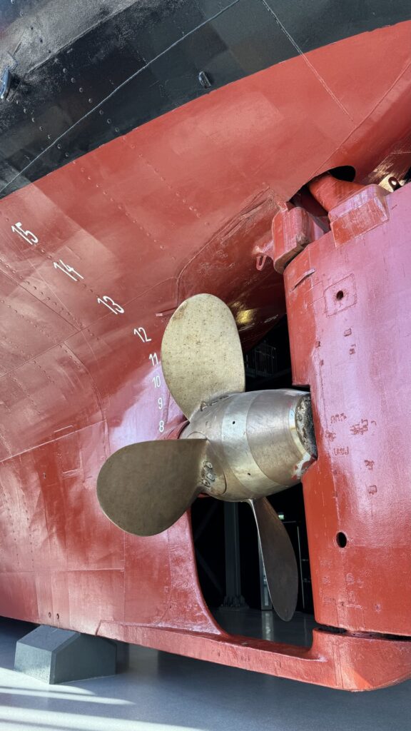 Stokmarknes - hurtigruten museum - schip motor