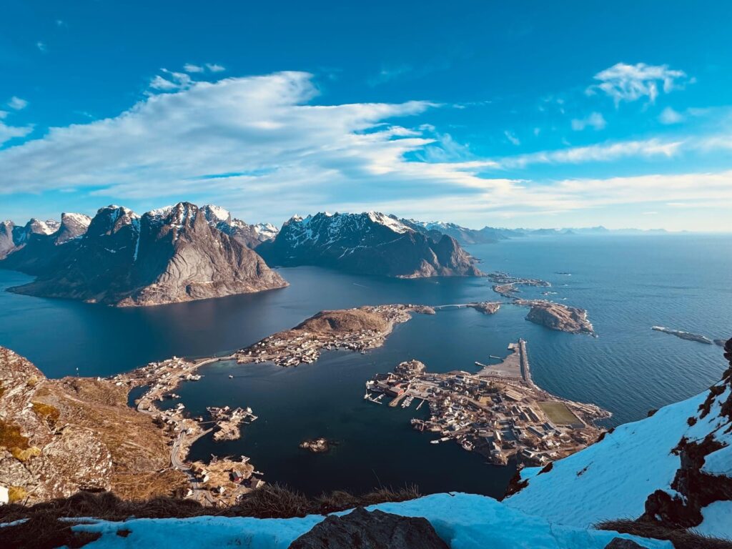 lofoten - reine - reinebringen hike top uitzicht