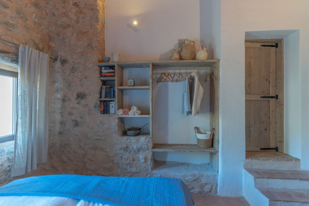 Finca Ecovida - stenen muur in kamer