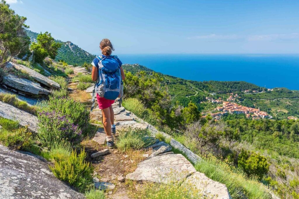 Grande Traversata Elba - bergpad uitzicht zee