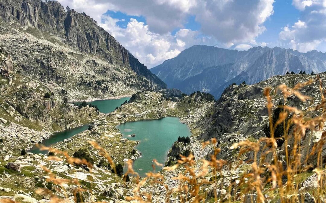 Vanaf Port Ratera zicht op Estany de la Munyidera - Estany dels Barbs - Estany Amitges de Ratera 2