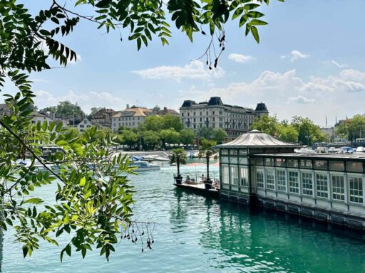 Vrouwenbad Zurich - Frauenbad aan de Stadthausquai