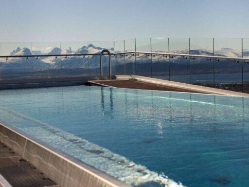 Wood Hotel Bodø_rooftop pool