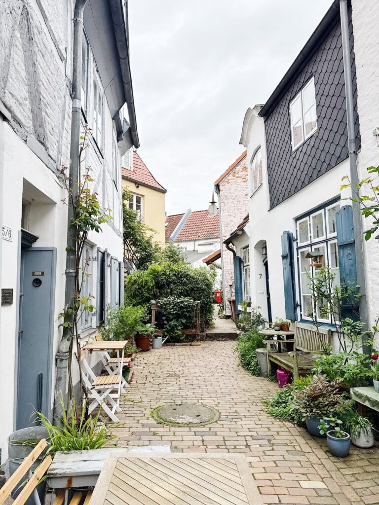 Stedentrip Lübeck & Travemünde: van Hanzestad naar de Amazone van het Noorden 11 Lubeck - Höfe und Gänge - hofje