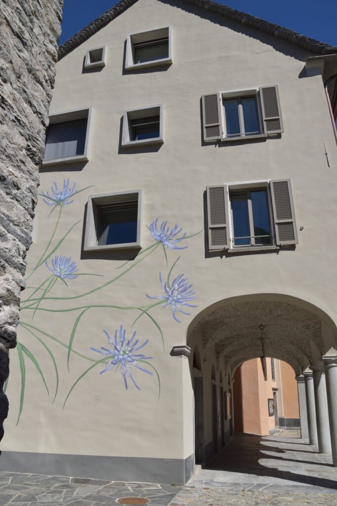 Intragna - muurschildering mona caron