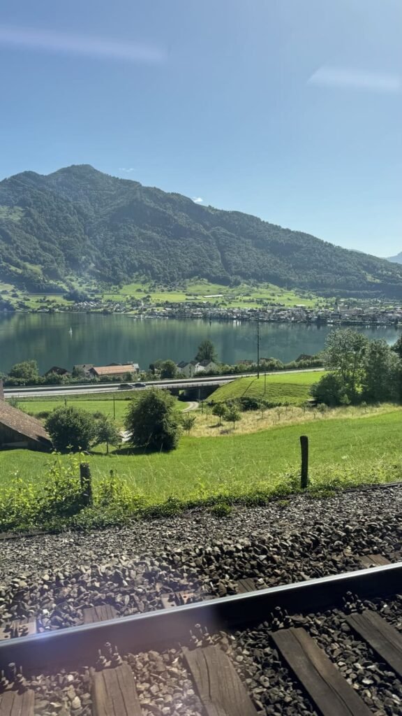 Vierwoudstrekenmeer vanuit de trein