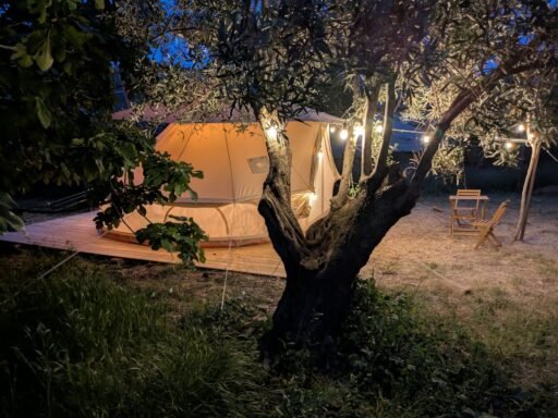 I giardini del caramante - glampingtent - avond buiten