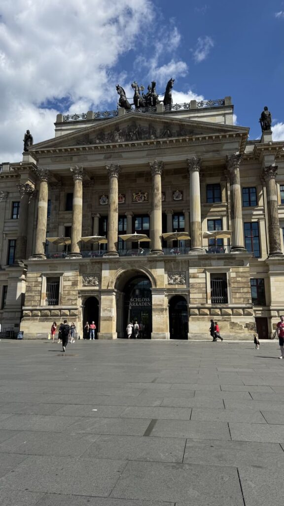 Braunschweig - residenzschloss - voorzijde met quadriga