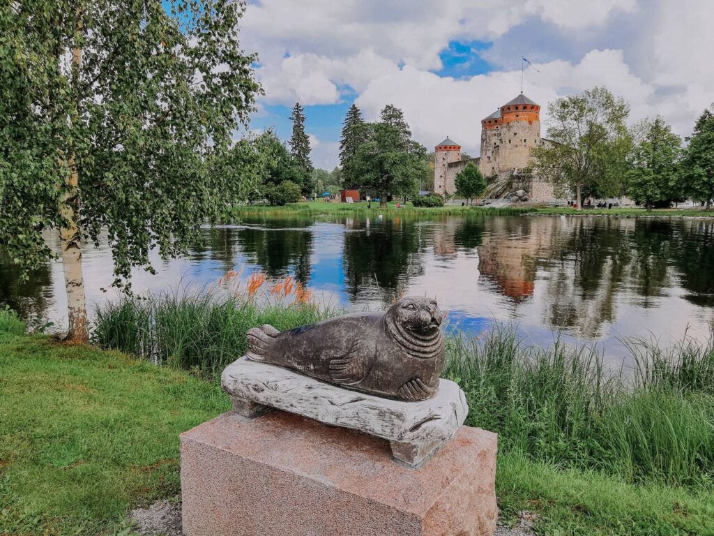 Wandelen Saimaa: de mooiste natuurpaden en nationale parken bij Mikkeli 13 Savonlinna_kasteel Olavinlinna_Julia Kivelä-visit-finland