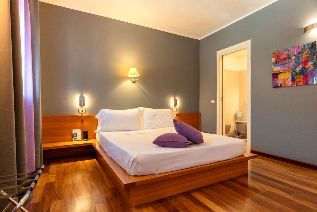 Cinque Terre met de trein vanuit Levanto 9 Oasi eco boutique hotel - kamer en badkamer
