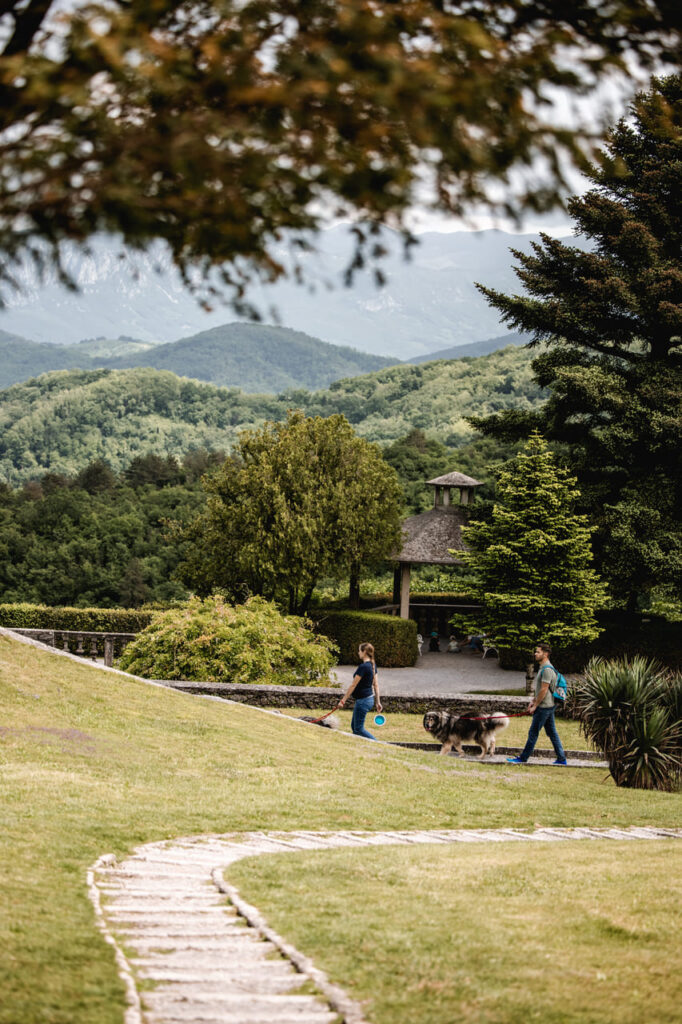 Karst & Vipava Valley: Slovenia’s Underrated Gem of Caves, Wine, and Limestone 8 Stanjel - Hikers with Dogs - DanKraskegaOvcarja