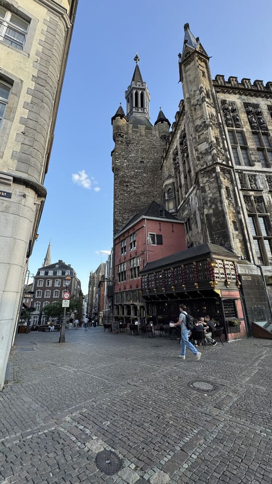 Groen Aken: citytrip met bos, biotuin en Karel de Grote 11 Aken - raadhuis aken